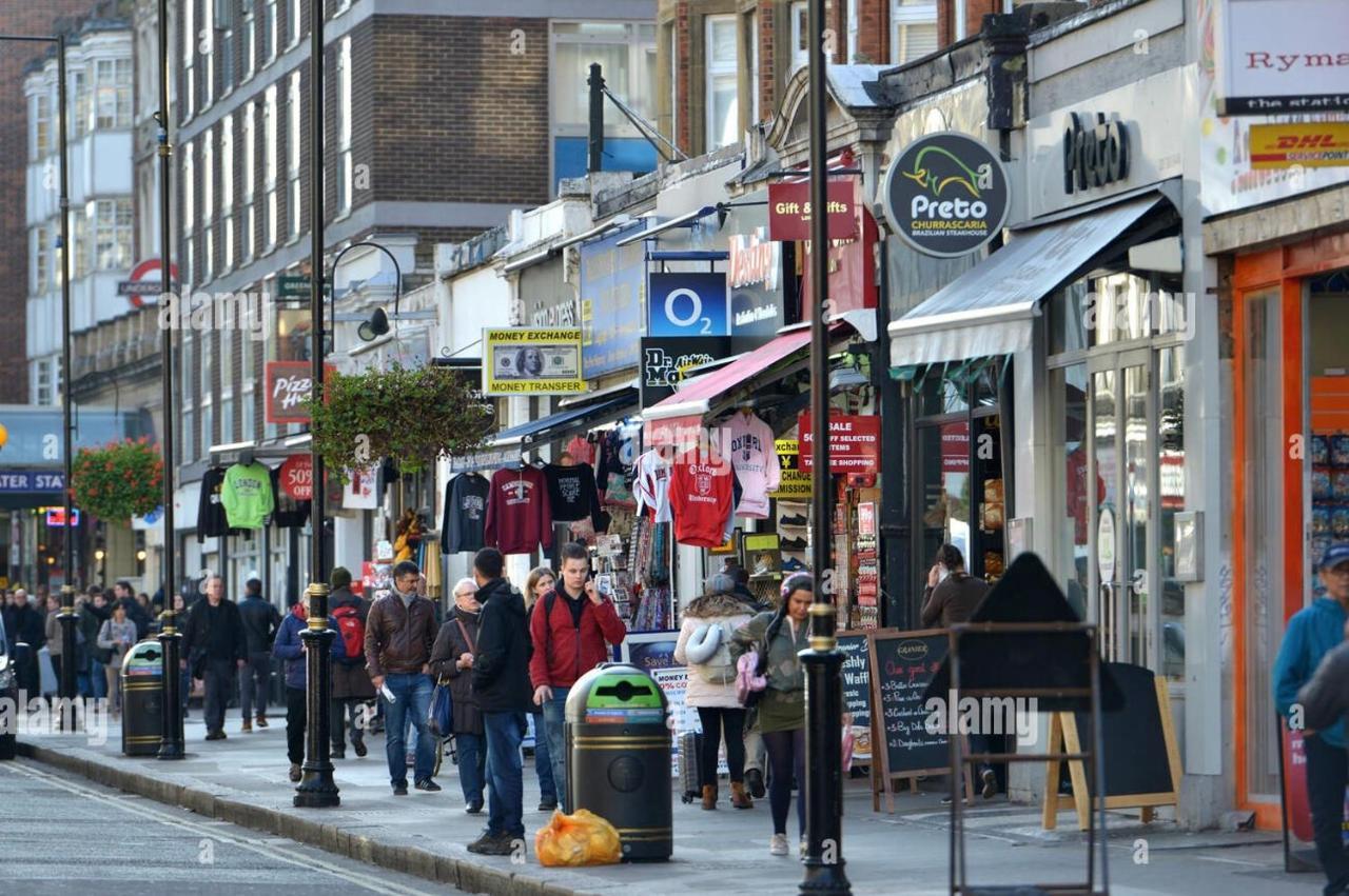 Queens Way London Exterior photo